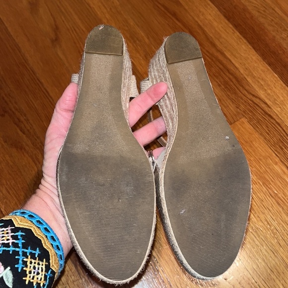 Style & Co gold ankle strap low heels espadrilles size 8 - Picture 3 of 6